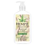 Увлажняющее молочко для тела Sandalwood & Apple Herbal Body Moisturizer, 500 мл HEMPZ